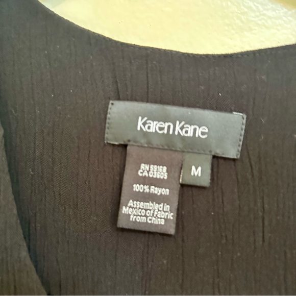 NWT! Karen Kane Black Long Sleeved Asymmetric Top Tunic Blouse in Women’s Medium - Picture 6 of 7